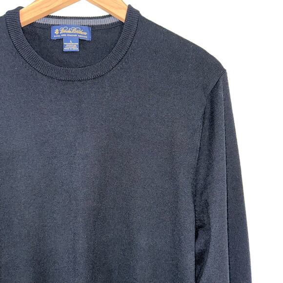 SOLD 💕Brooks Brothers Extra Fine Italian Merino Wool Crew Neck Black Sweater - Picture 2 of 8